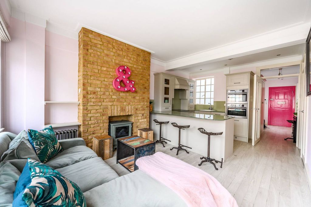 Property photo 2 of 15