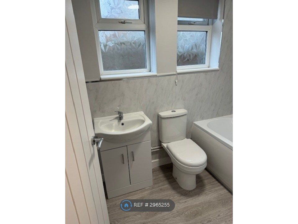 Property photo 2 of 3