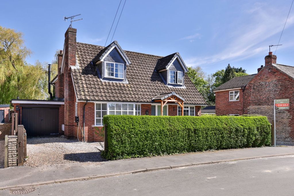 Property photo 1 of 46