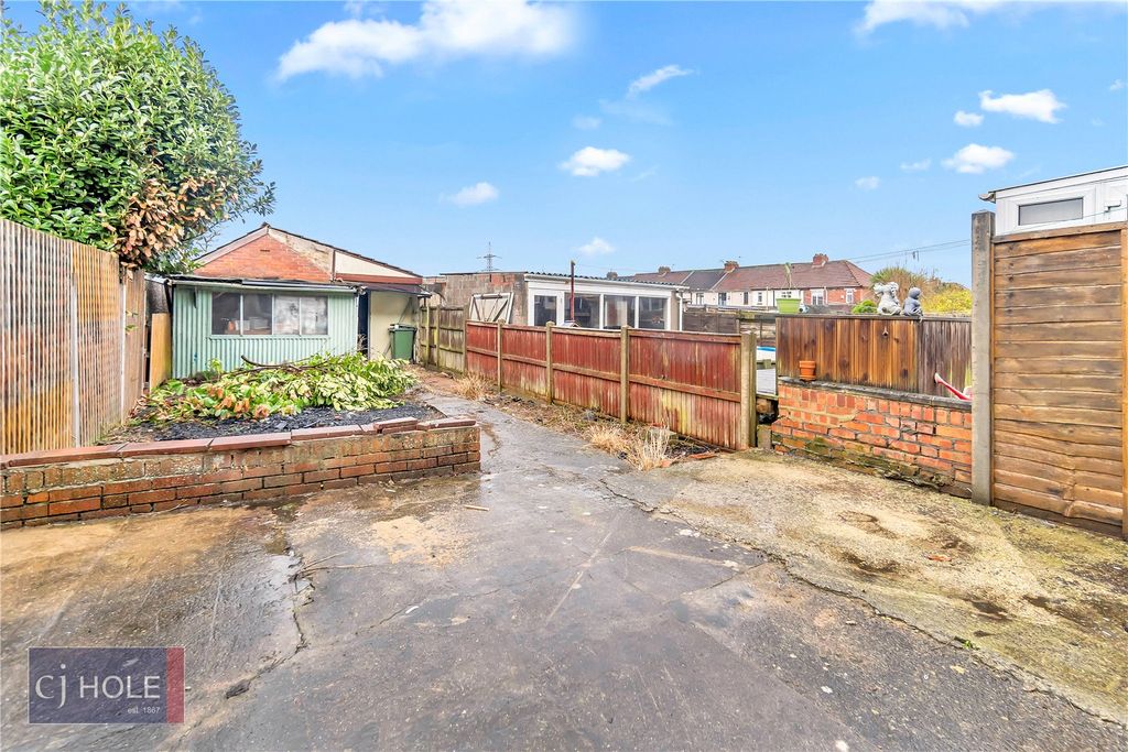 Property photo 3 of 17 Picture No. 12