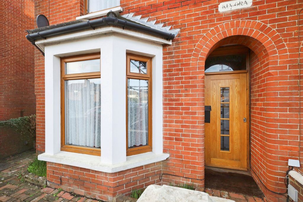 Property photo 2 of 21