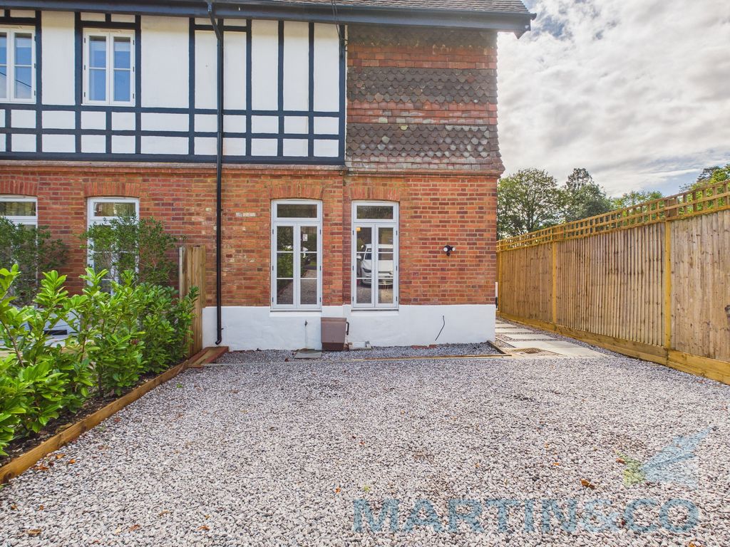 Property photo 1 of 18 Cam01059G0-Pr0307-Still004