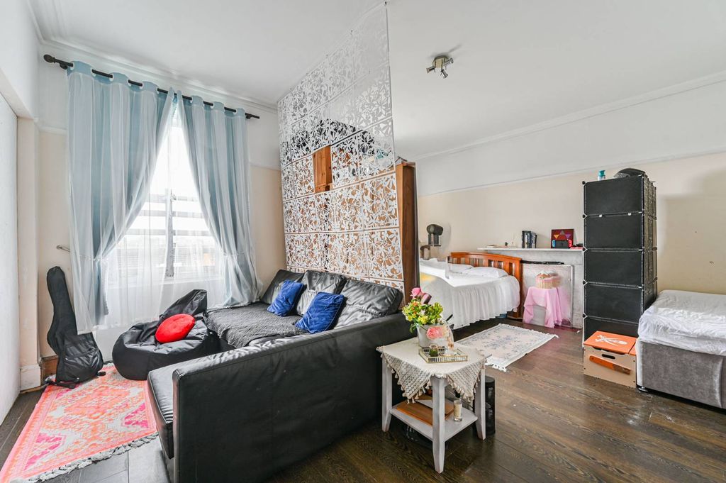 Property photo 3 of 7