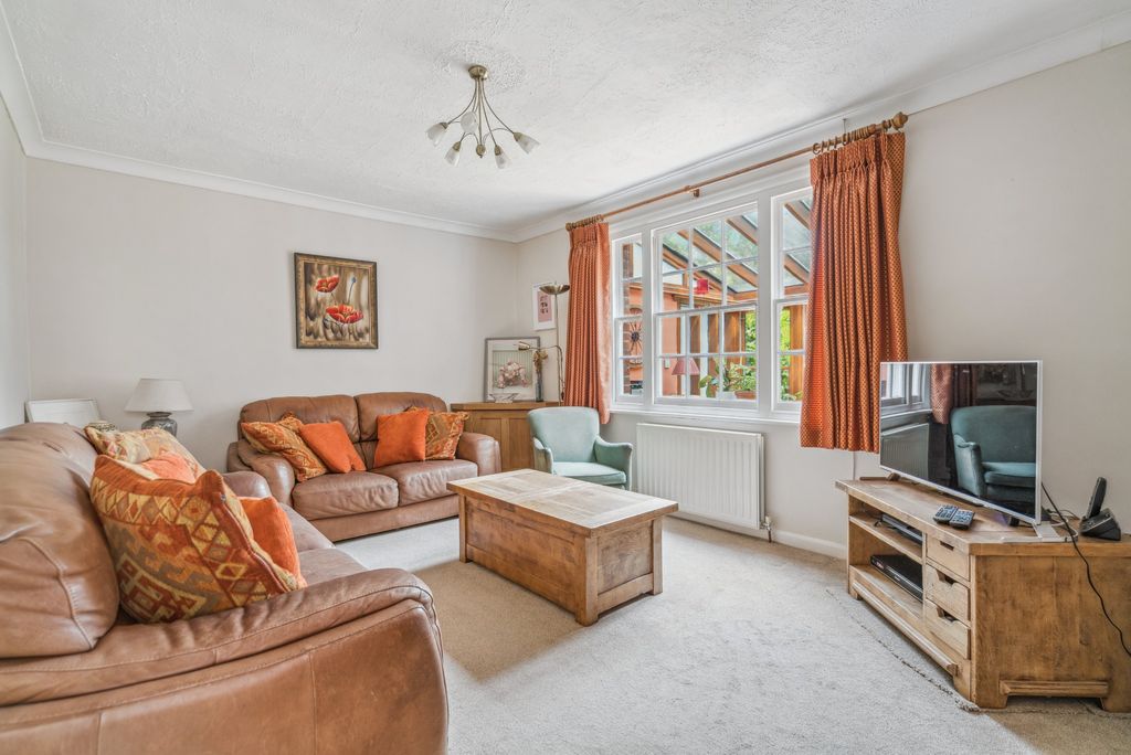 Property photo 2 of 12