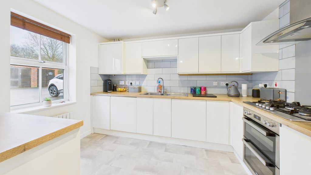 Property photo 2 of 17 Cam04968G0-Pr0090-Still001