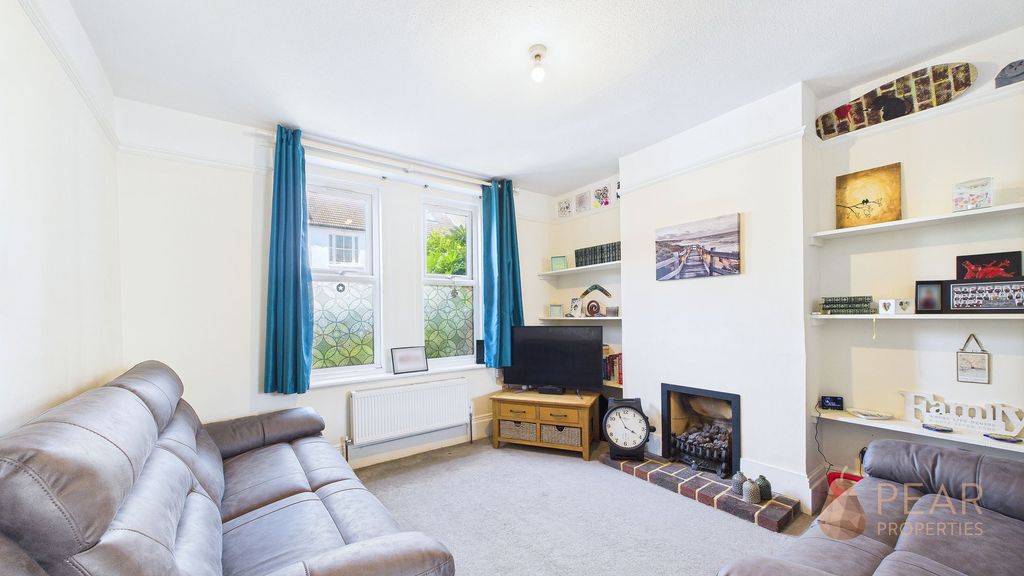 Property photo 3 of 14