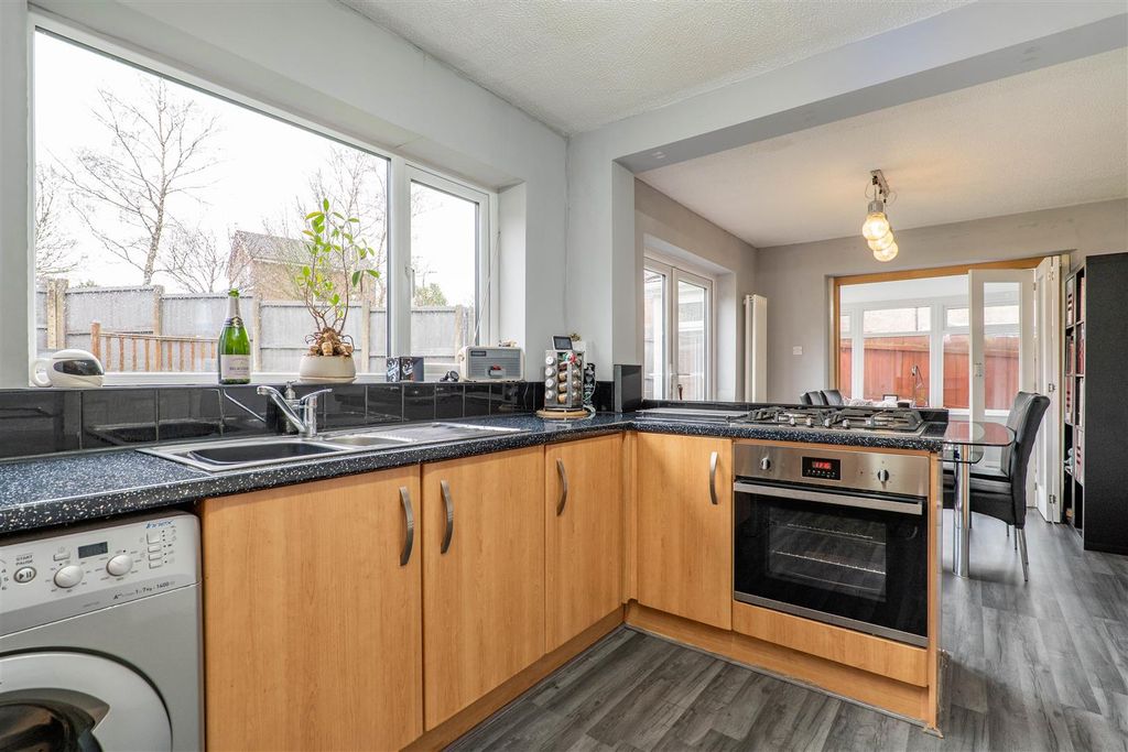 Property photo 2 of 26 Kitchen