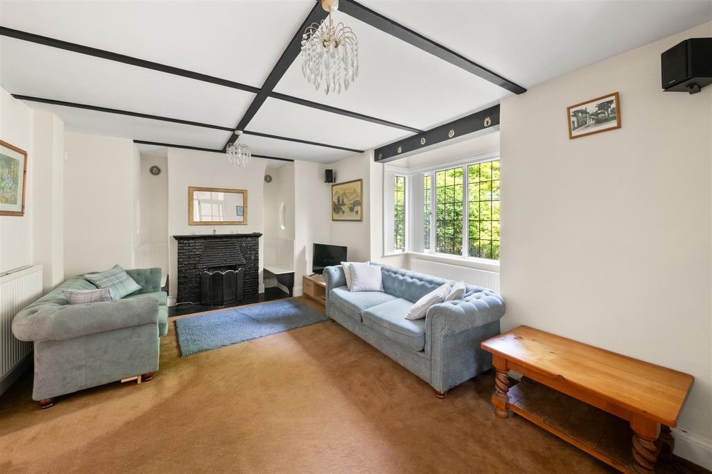 Property photo 3 of 18