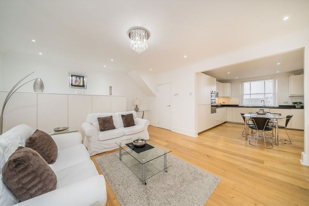 Property photo 2 of 8