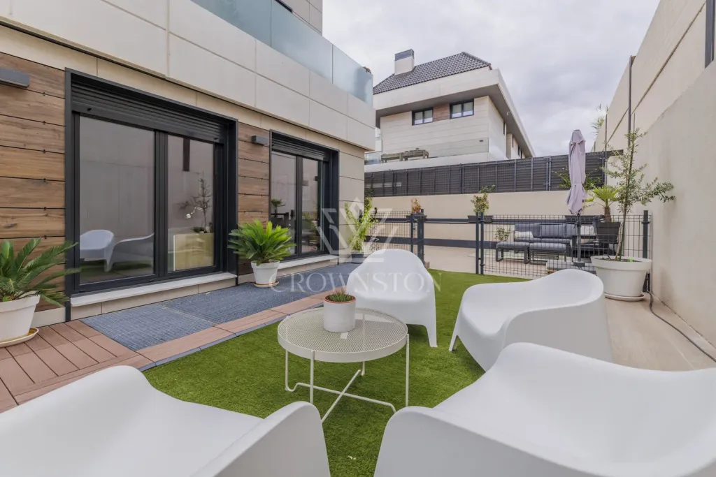 Property photo 1 of 18