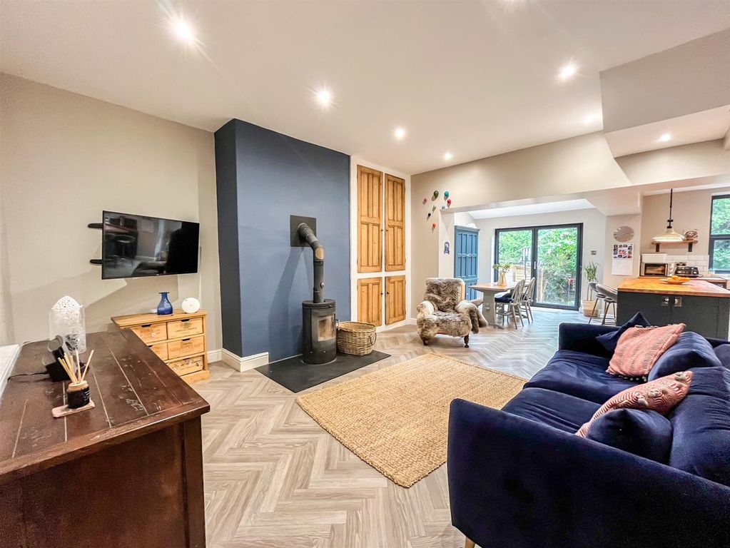 Property photo 3 of 26