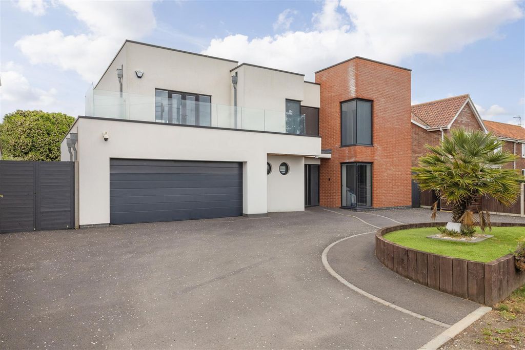 Property photo 1 of 27