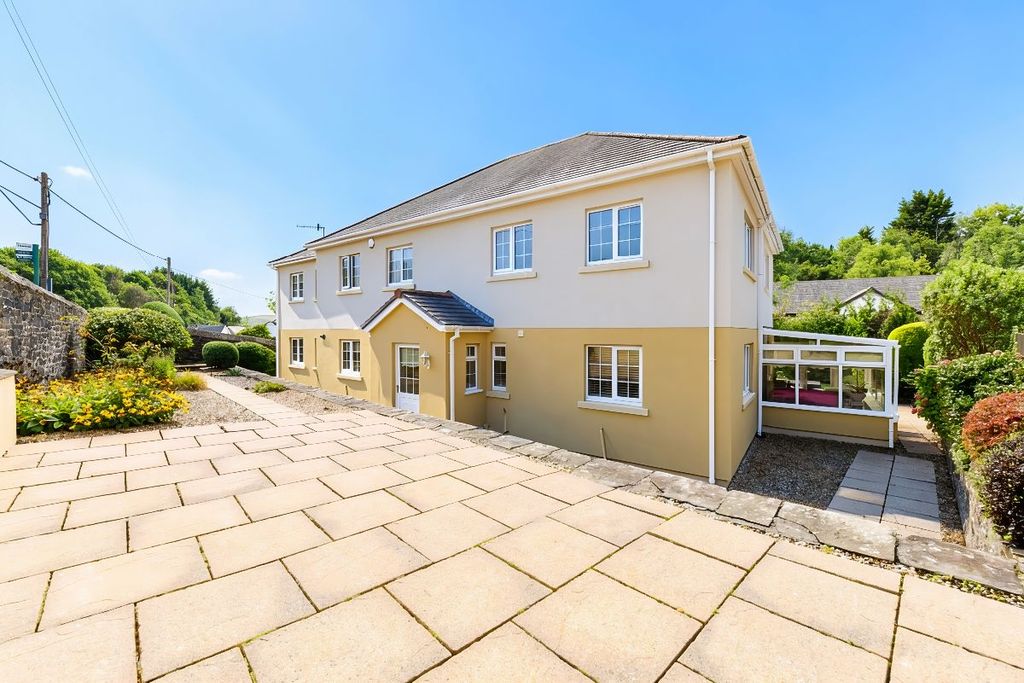 Property photo 2 of 47