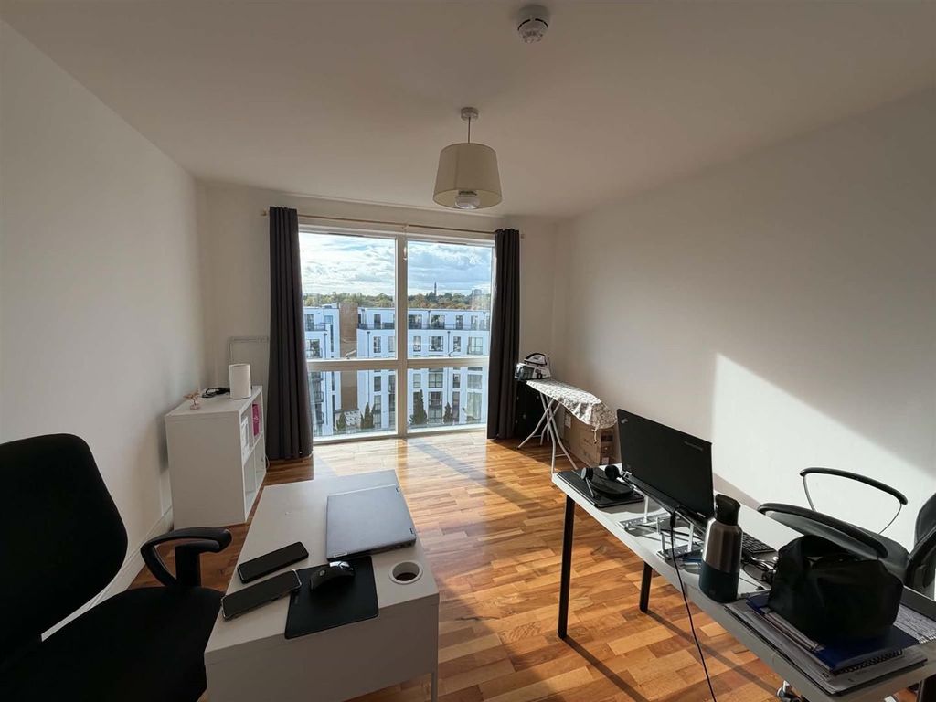 Property photo 3 of 8 d2A77945-F1B6-4c10-B133-72Edf30Dea4A.Jpg