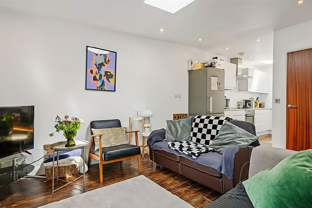 Property photo 2 of 10 Photo 1