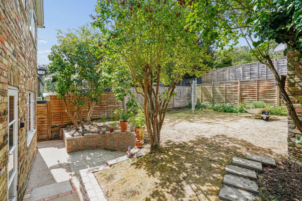 Property photo 3 of 17 Photo 16