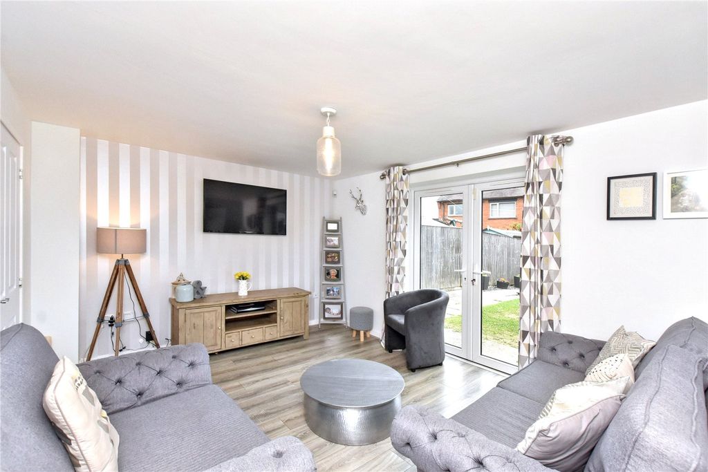 Property photo 2 of 26 Picture No. 21