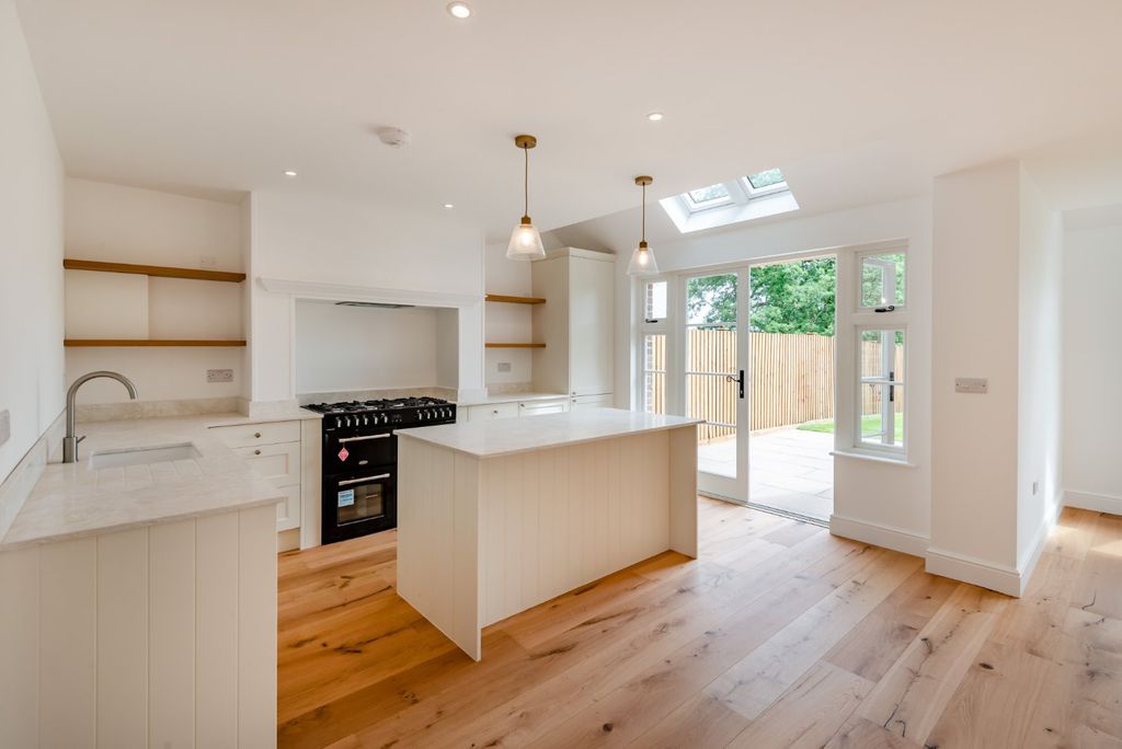 Property photo 2 of 10 Picture No. 38