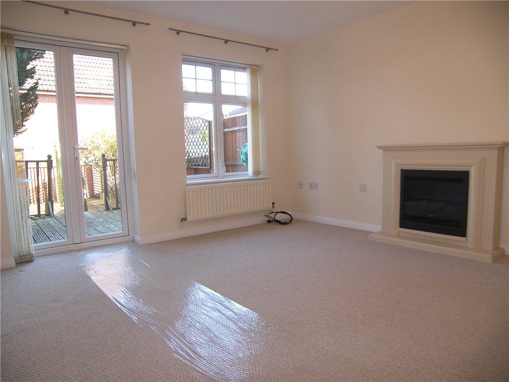 Property photo 2 of 8 Living Room