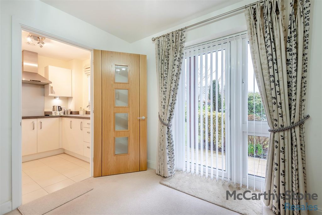 Property photo 1 of 18 8678204-Interior05.Jpg