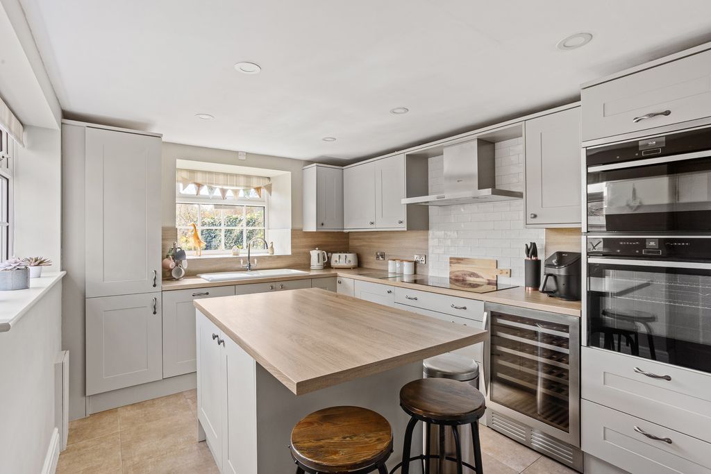 Property photo 2 of 20 Photo 2