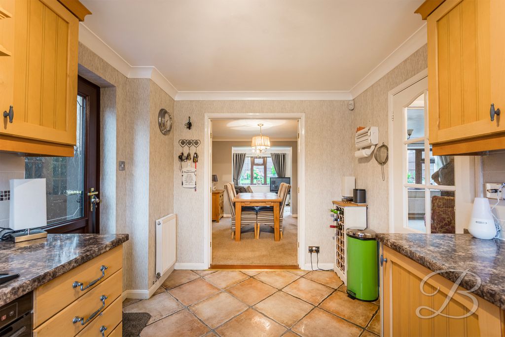 Property photo 3 of 35 Kitchen