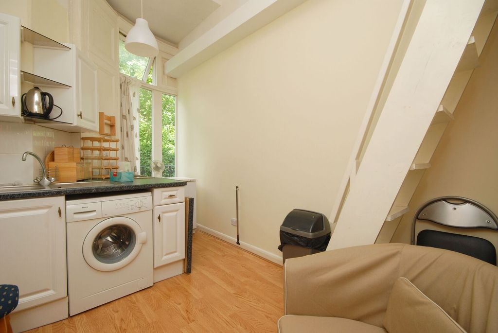 Property photo 2 of 3