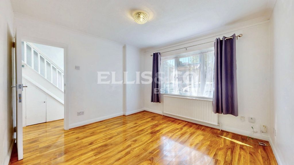 Property photo 2 of 21 Picture No. 23