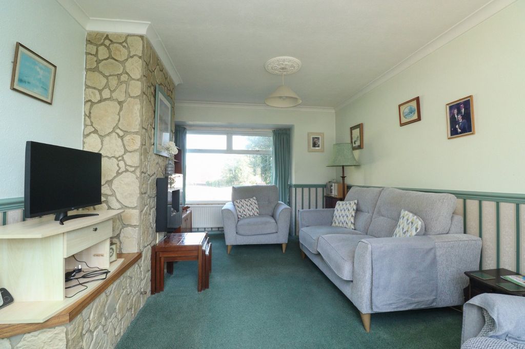 Property photo 2 of 12 Picture 2