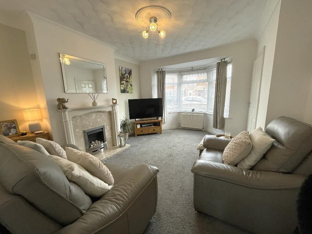 Property photo 2 of 12 Lounge