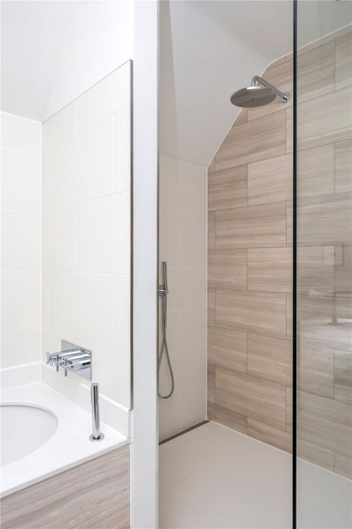 Property photo 3 of 22 En Suite