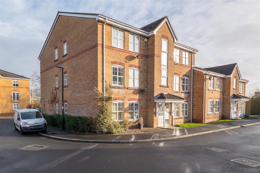 Property photo 1 of 13 Front External