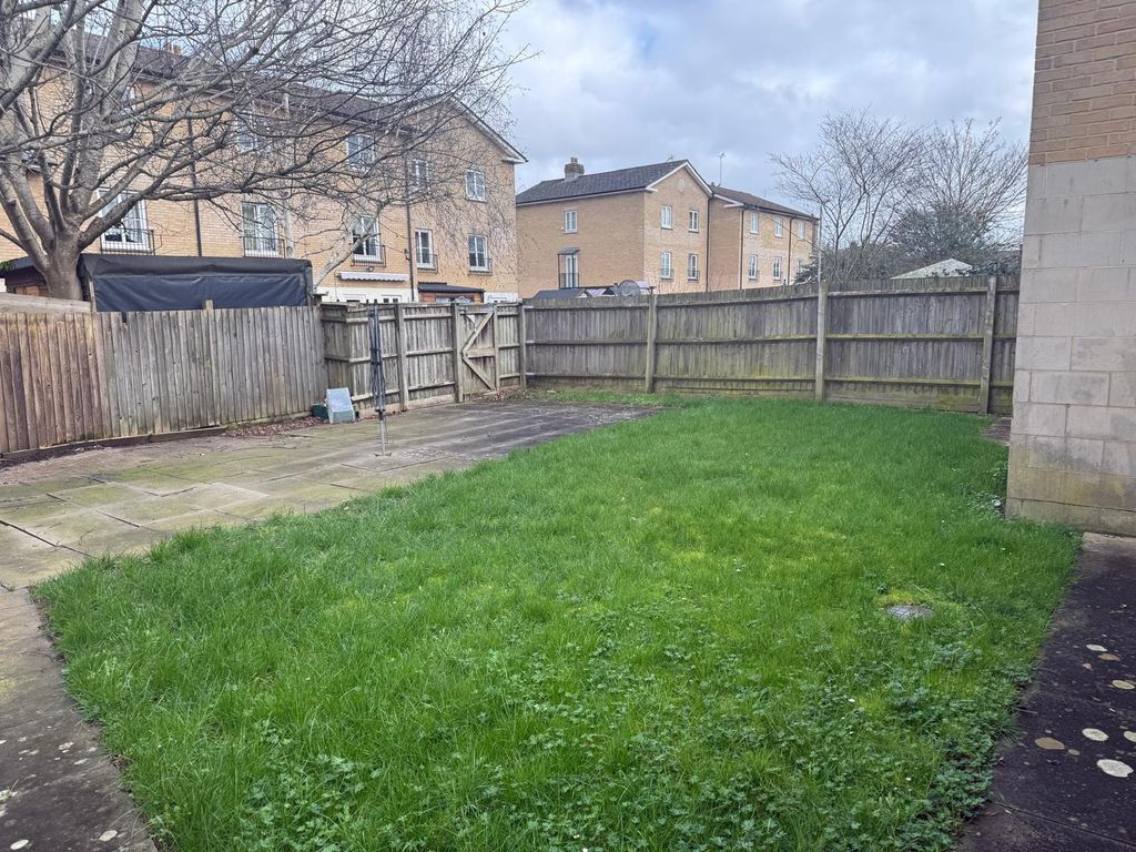 Property photo 2 of 12 1602Bbed-d92F-4c53-B875-9Da4384013F4