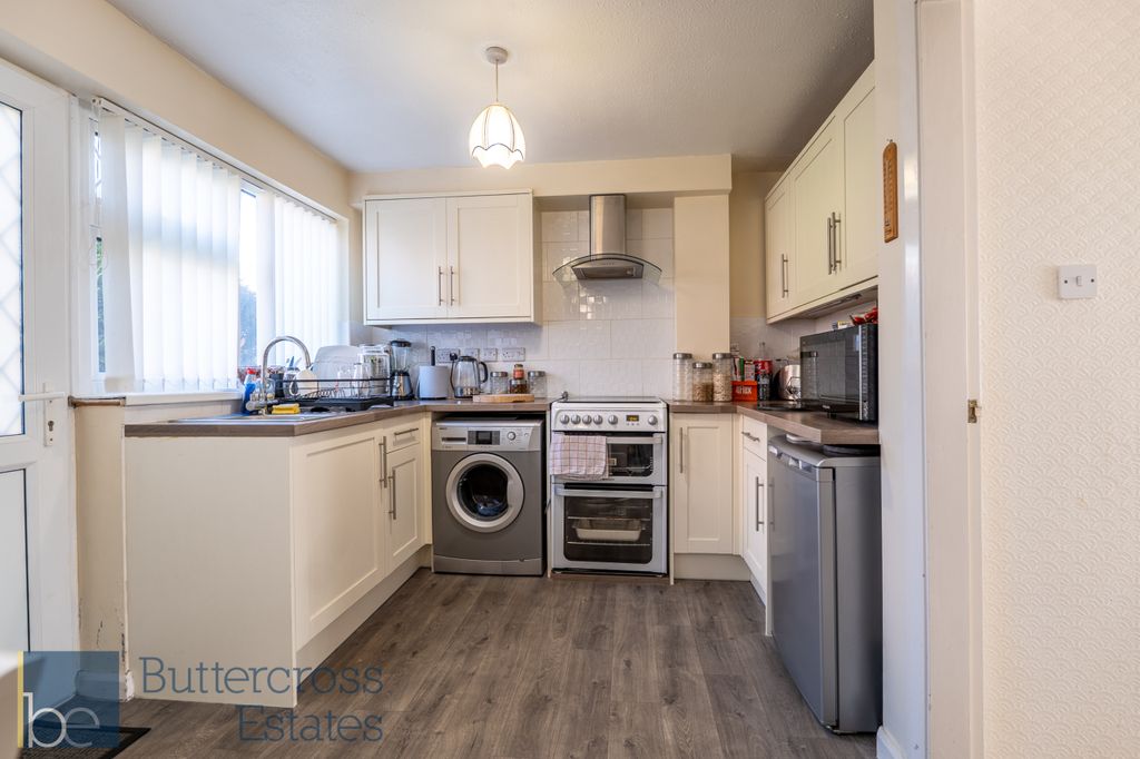 Property photo 2 of 13 Kitchen