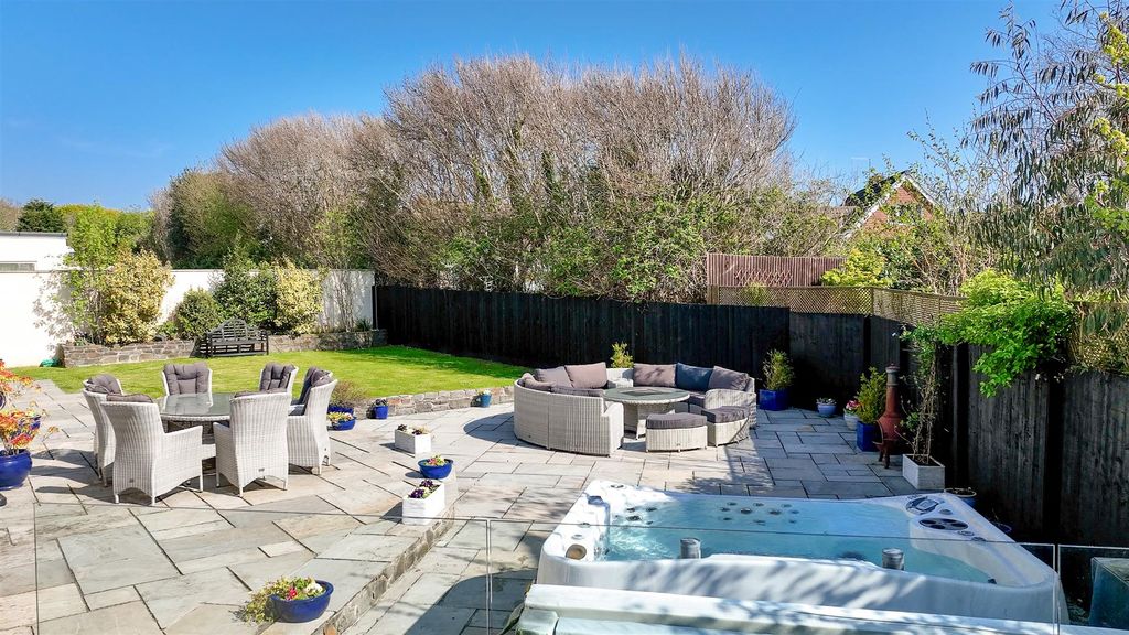 Property photo 3 of 56 22 Lady Housty Ave-65.Jpg