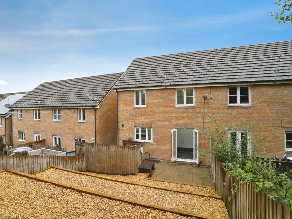 Property photo 2 of 31