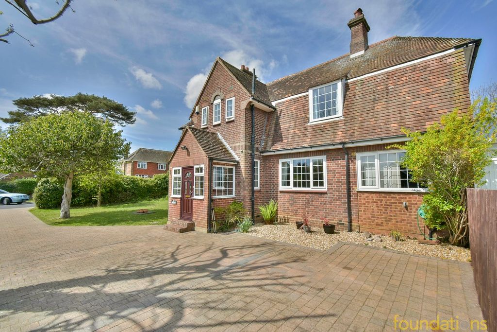Property photo 2 of 22