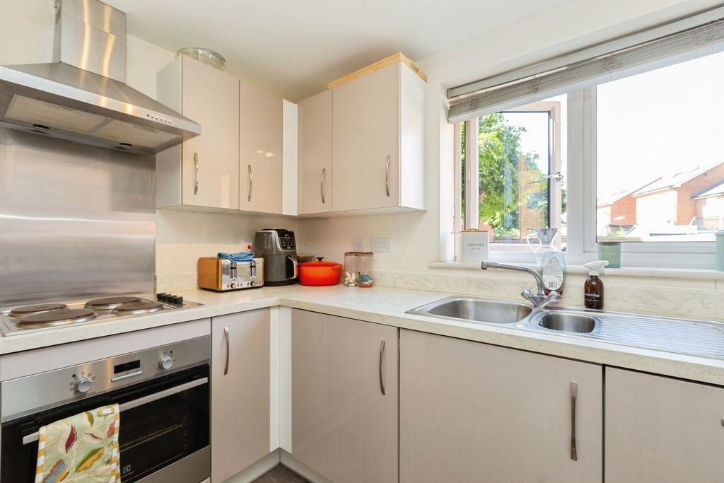 Property photo 2 of 12 Pbox-Img.Jpg