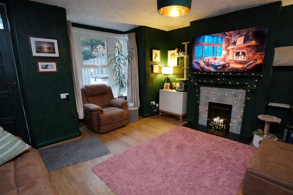 Property photo 3 of 17 New Lounge.Png