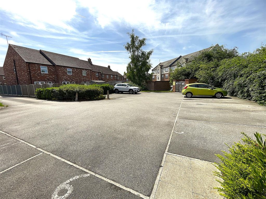 Property photo 2 of 3 Car Park