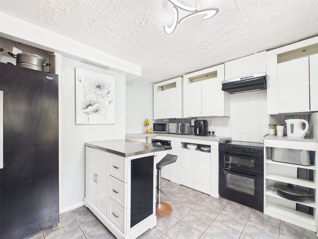 Property photo 3 of 9 Picture No. 04