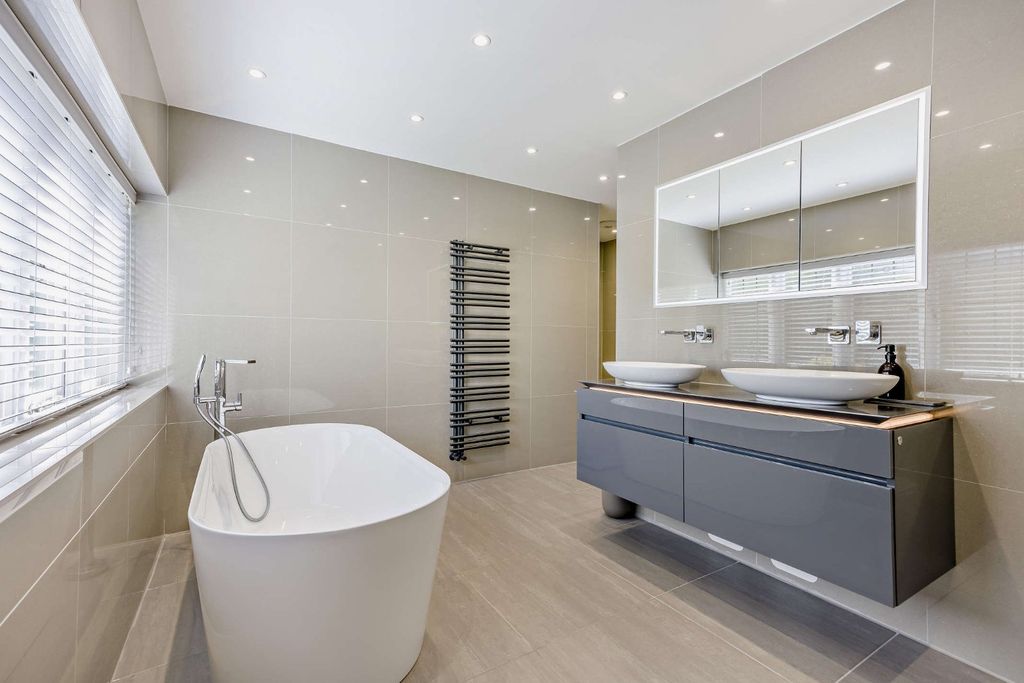 Additional image 13 of 6 bed detached house for saleBurys Bank Road, Greenham, Thatcham, Berkshire RG19