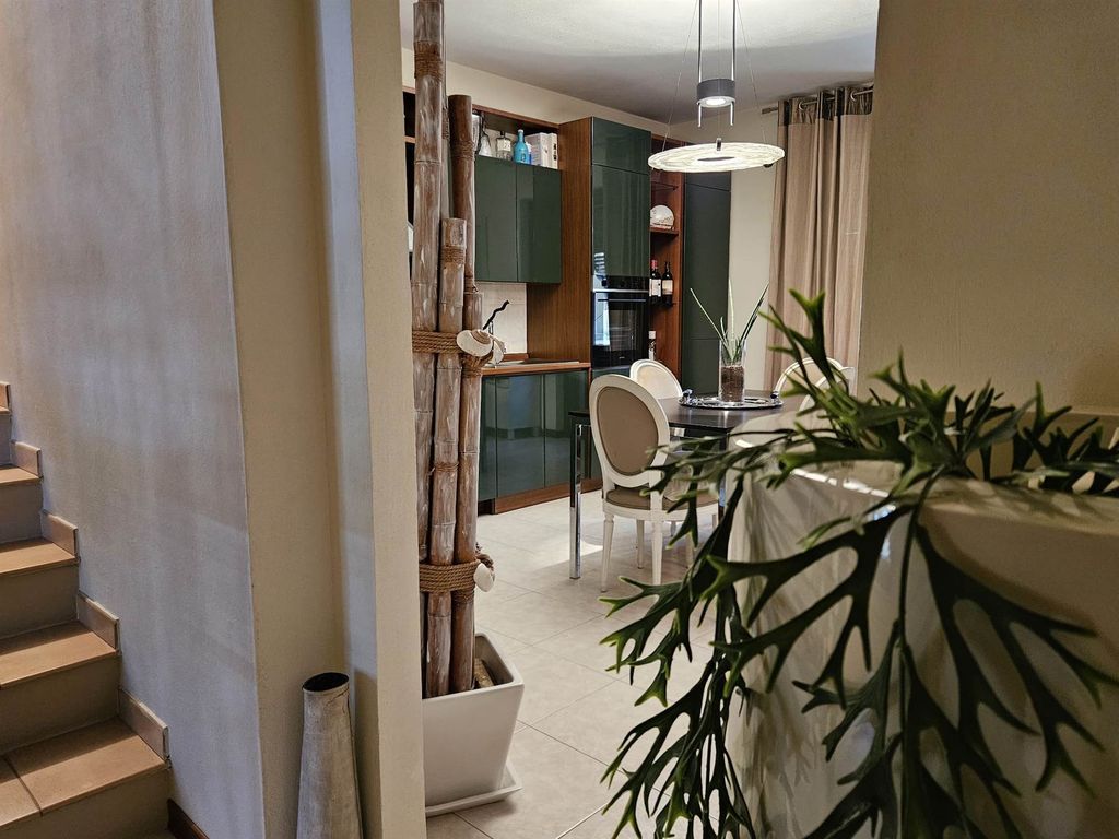 Property photo 1 of 30