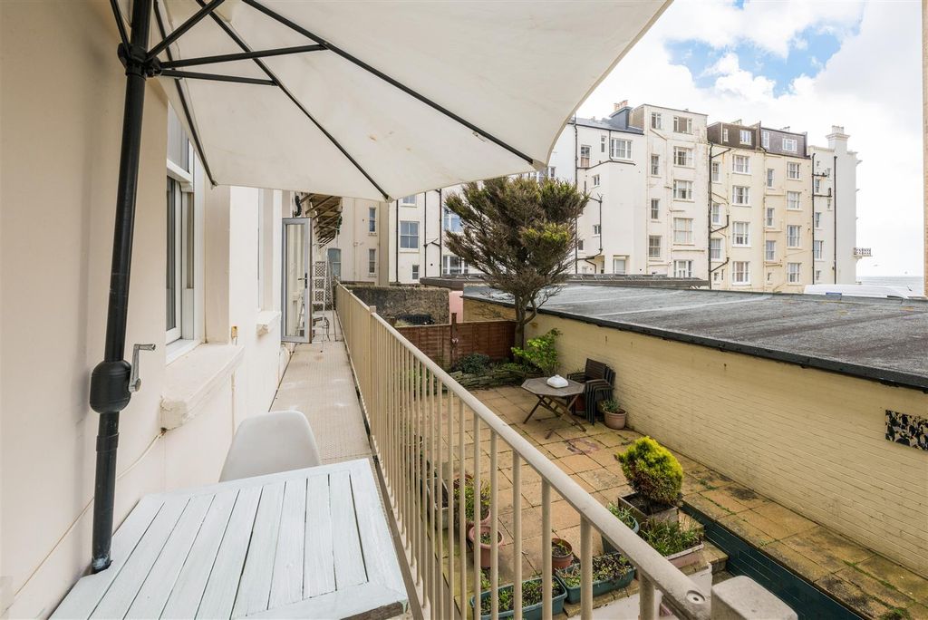 Property photo 3 of 23 F15, Verner House -17.Jpg