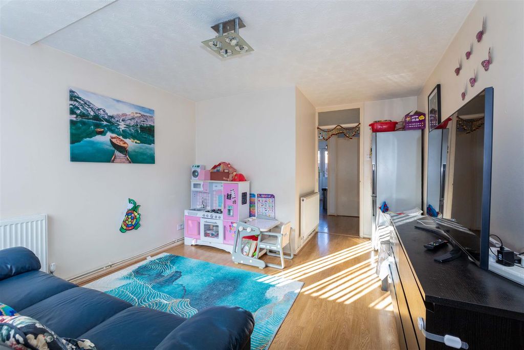 Property photo 2 of 15 39 Haig Drive-9.Jpg