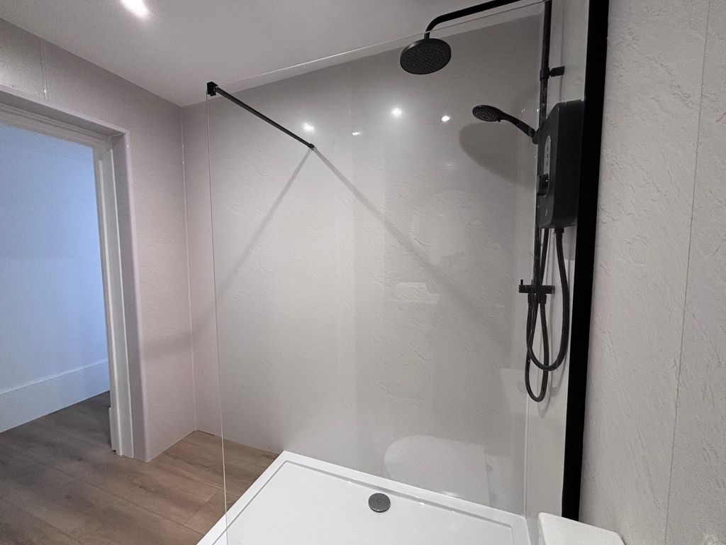Property photo 3 of 12 Shower Room