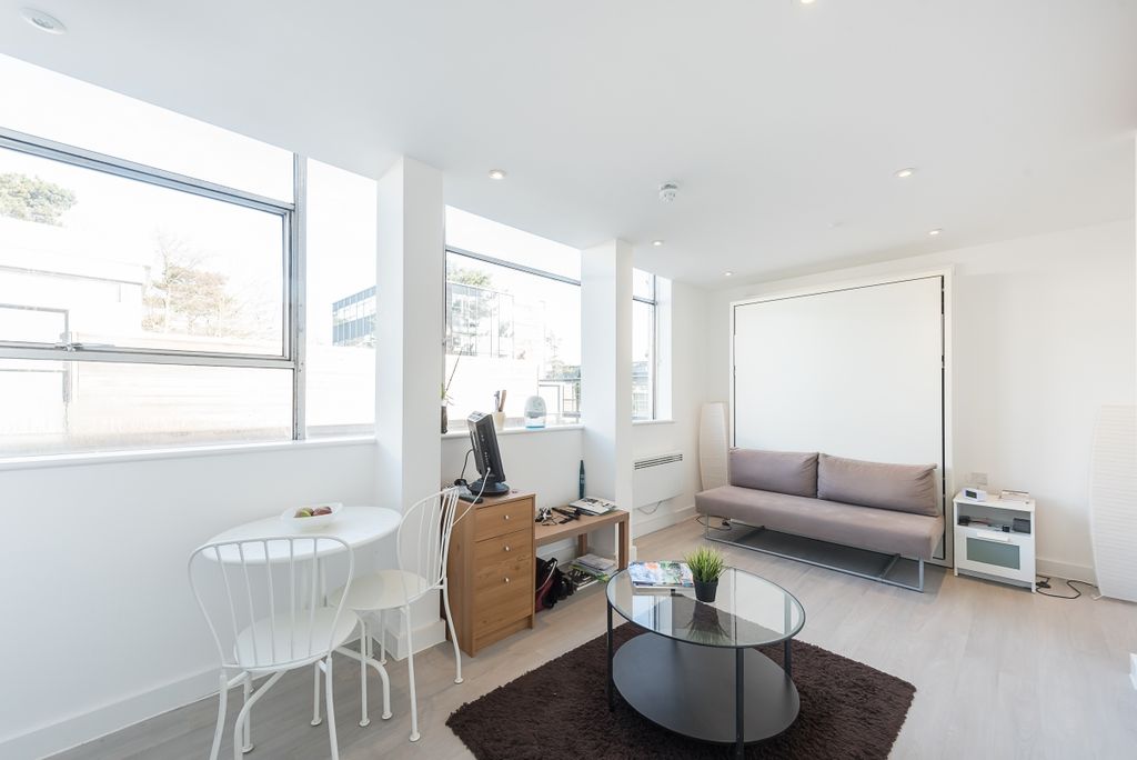 Property photo 2 of 7