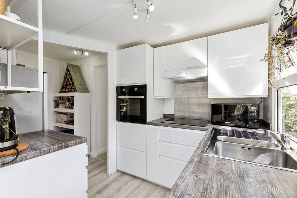 Property photo 3 of 13 Pbox-Img.Jpg