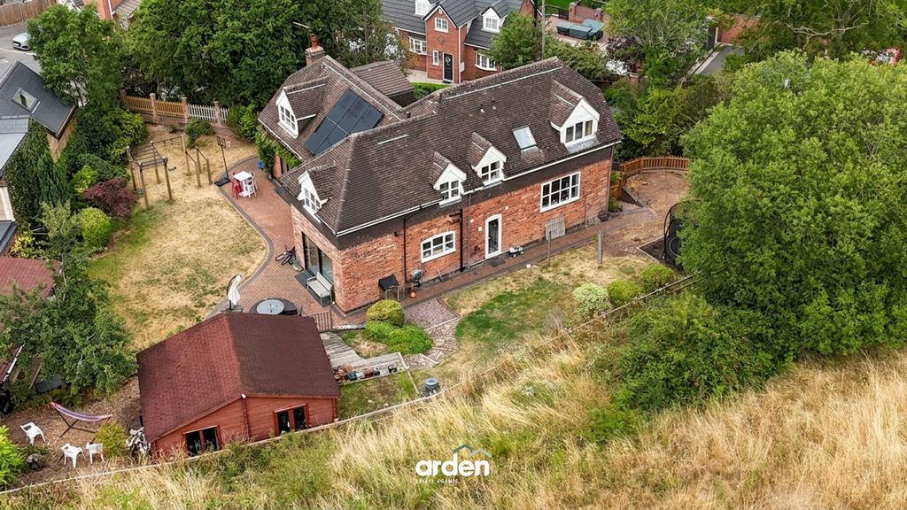 Property photo 2 of 27