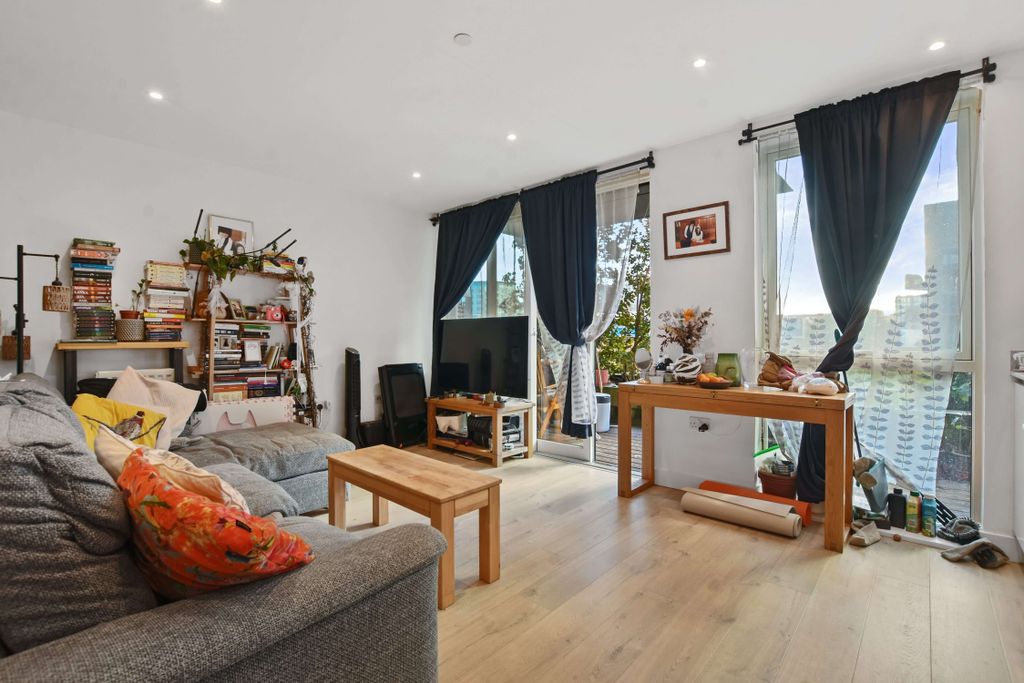 Property photo 2 of 15 Living Room.Jpg